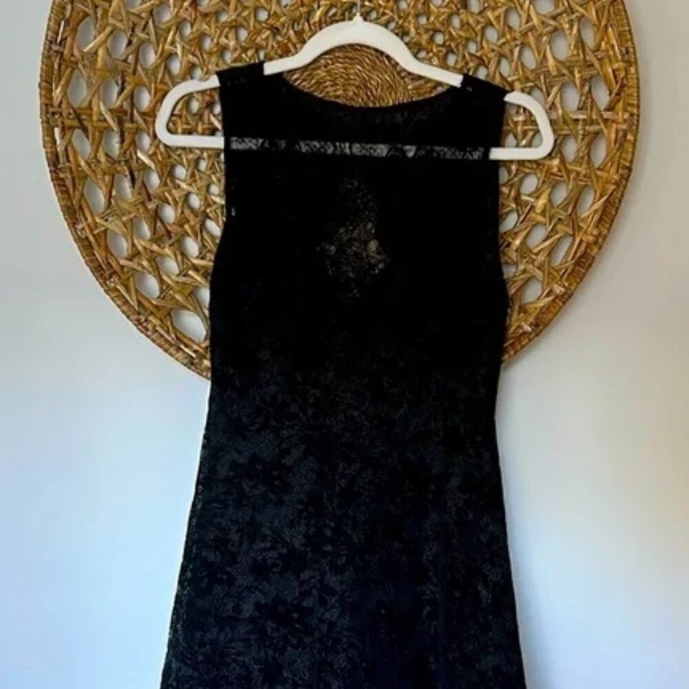 Alice + Olivia Black Natalia Scalloped Dress (size 2 black) - Picture 4 of 8
